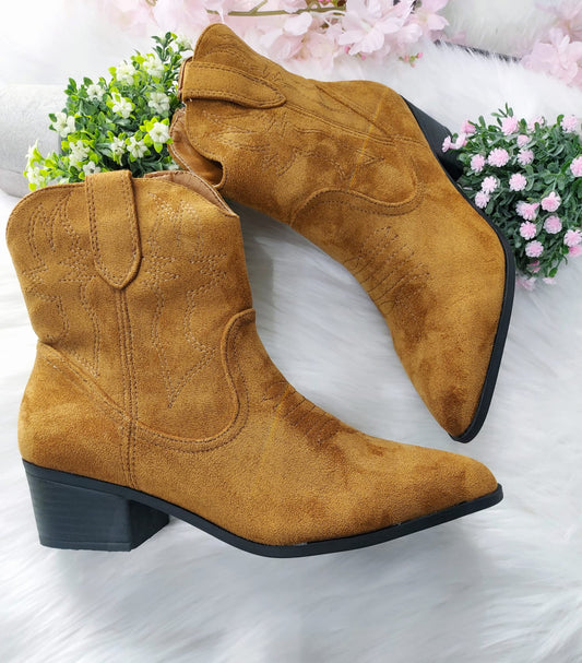 Jenna Block Heel Cowboy Boots - LB Boutique